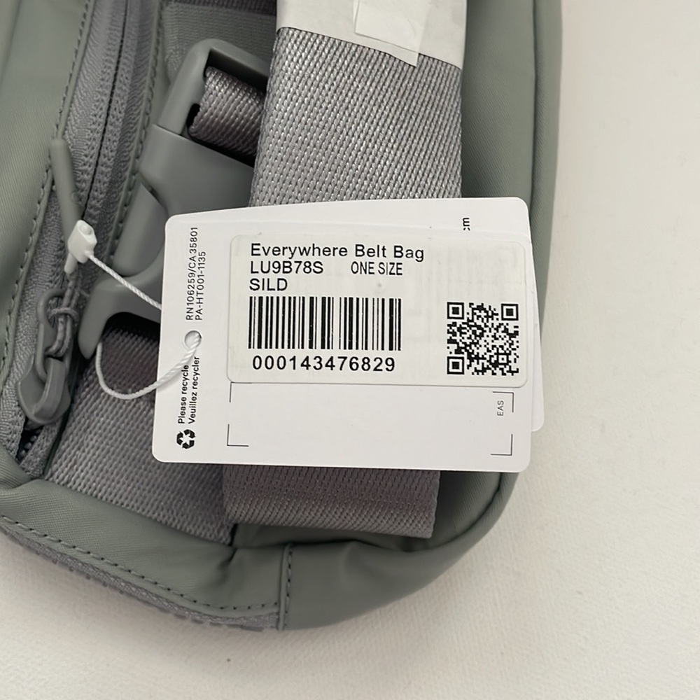 NWT Lululemon Everywhere Belt Bag *1L Silver Drop - Picture 3 of 8